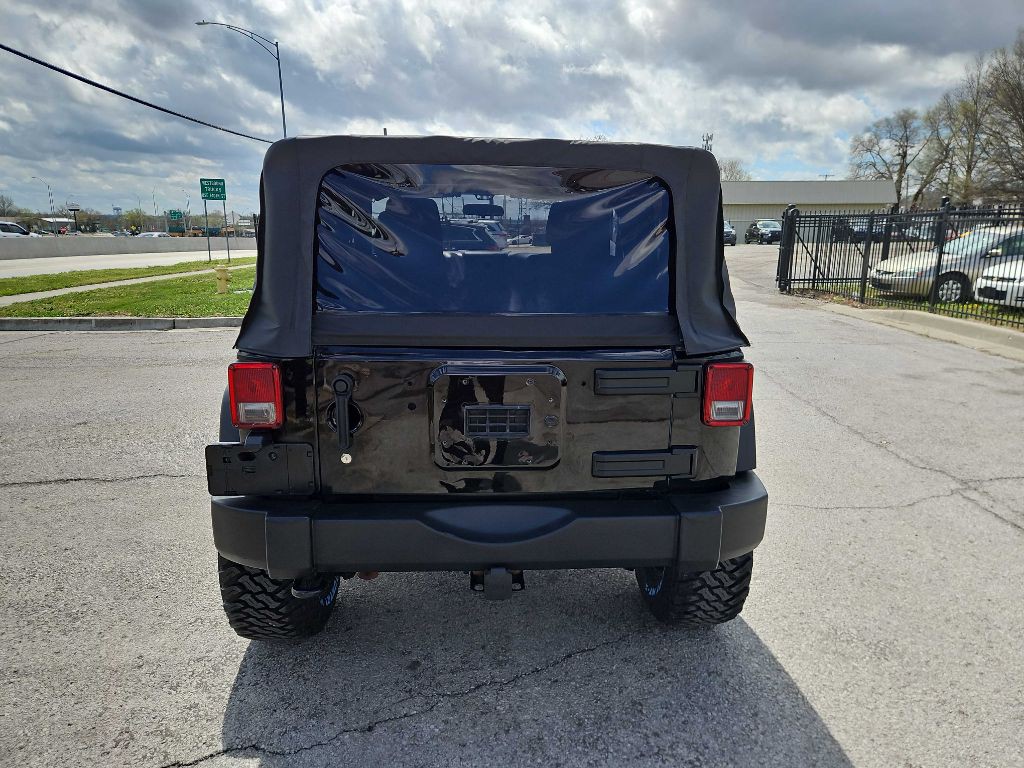 2011 Jeep Wrangler Image 3