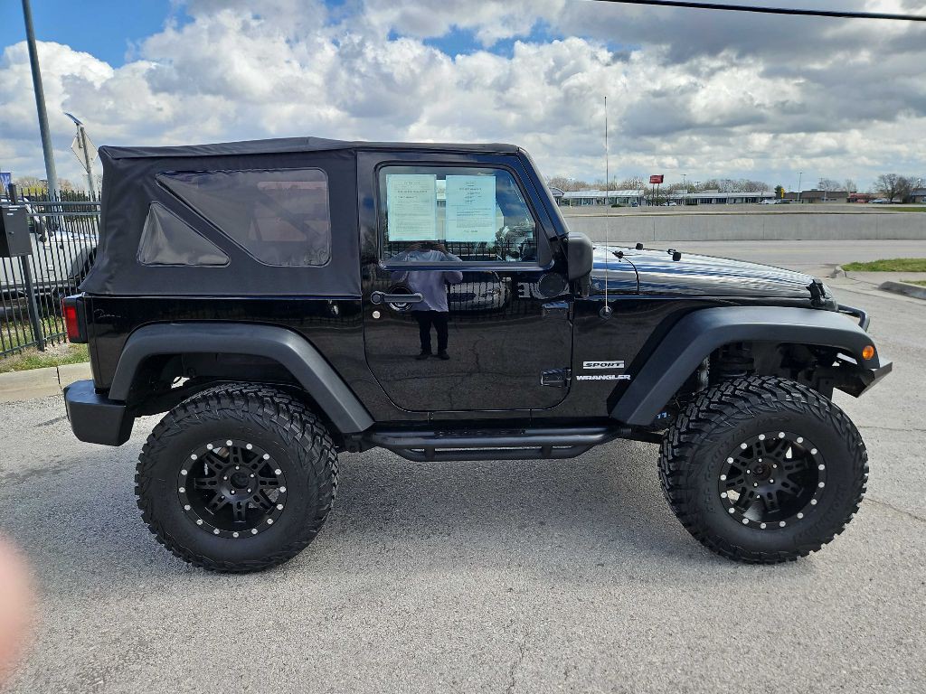 2011 Jeep Wrangler Image 6