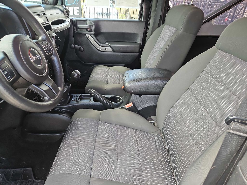 2011 Jeep Wrangler Image 11