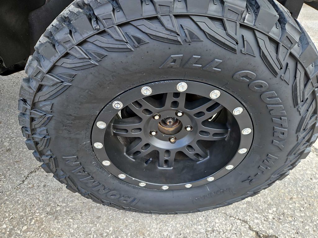 2011 Jeep Wrangler Image 38