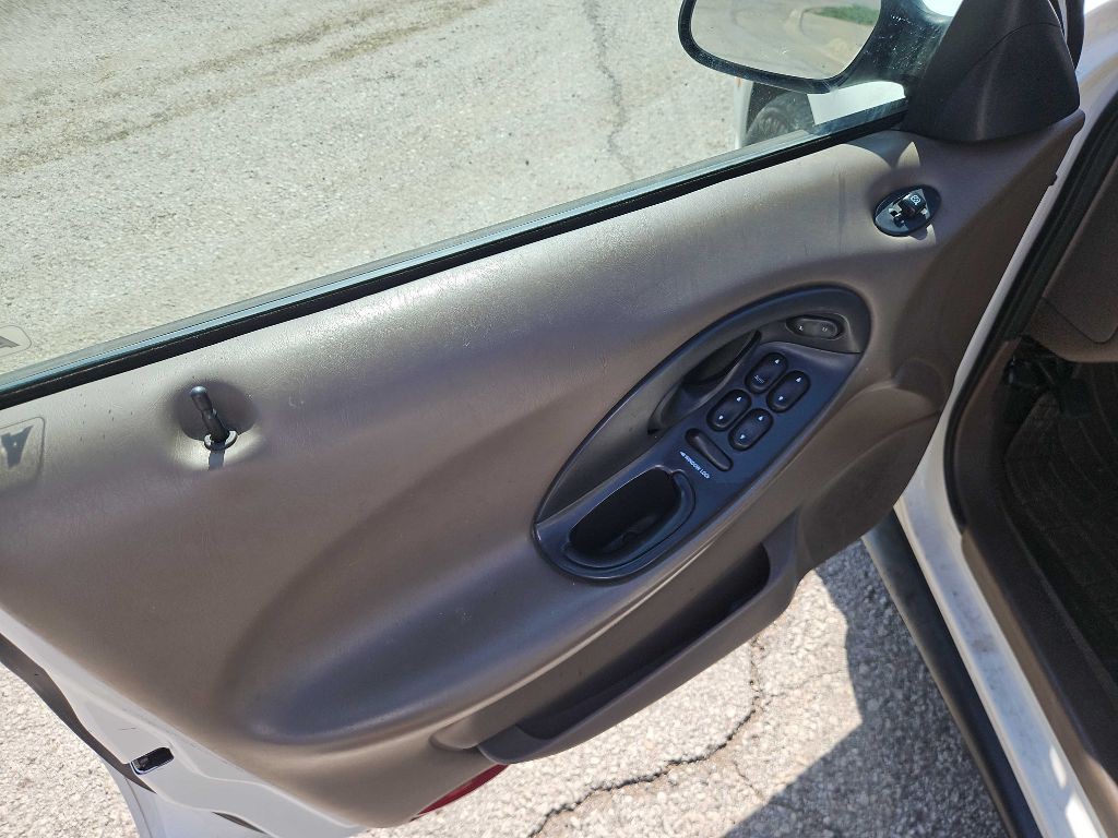 1999 Ford Taurus Image 17
