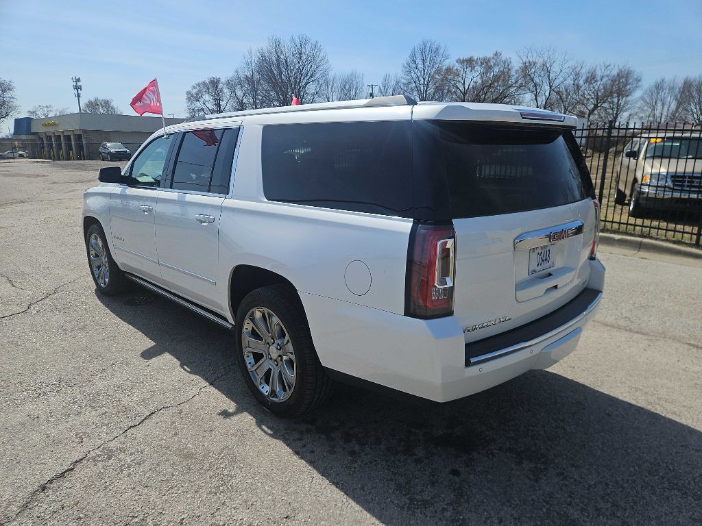2016 GMC Yukon Image 2