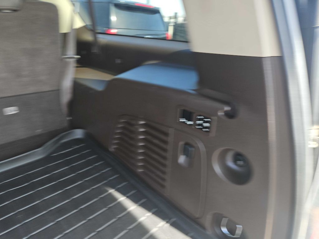 2016 GMC Yukon Image 35