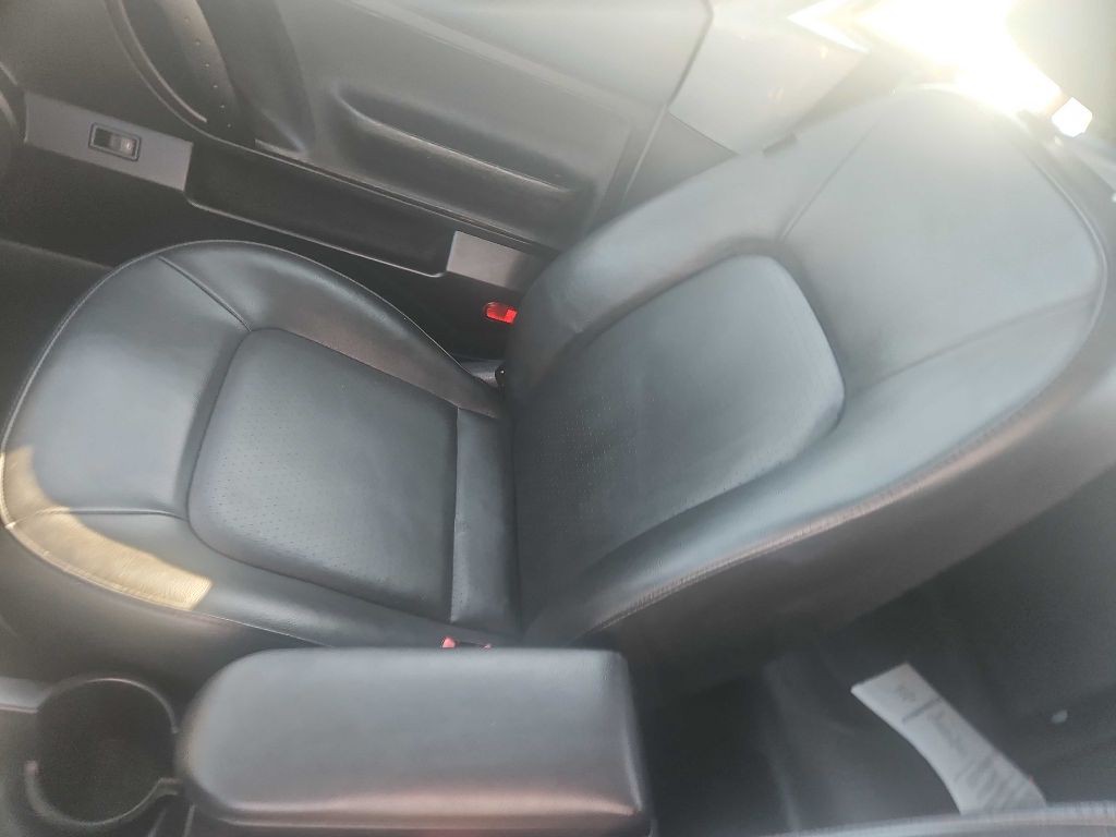 2010 Volkswagen Beetle Image 10