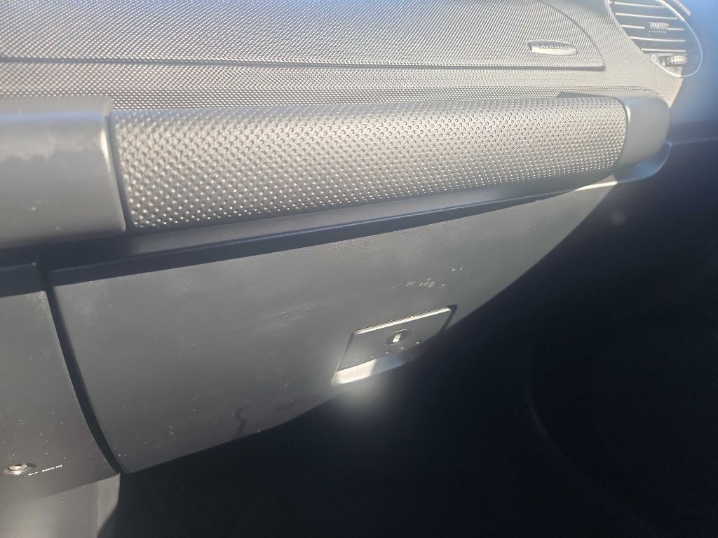 2010 Volkswagen Beetle Image 16