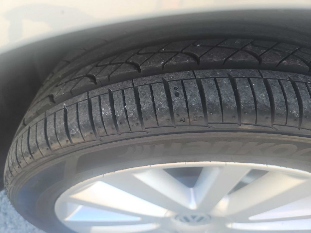 2010 Volkswagen Beetle Image 27