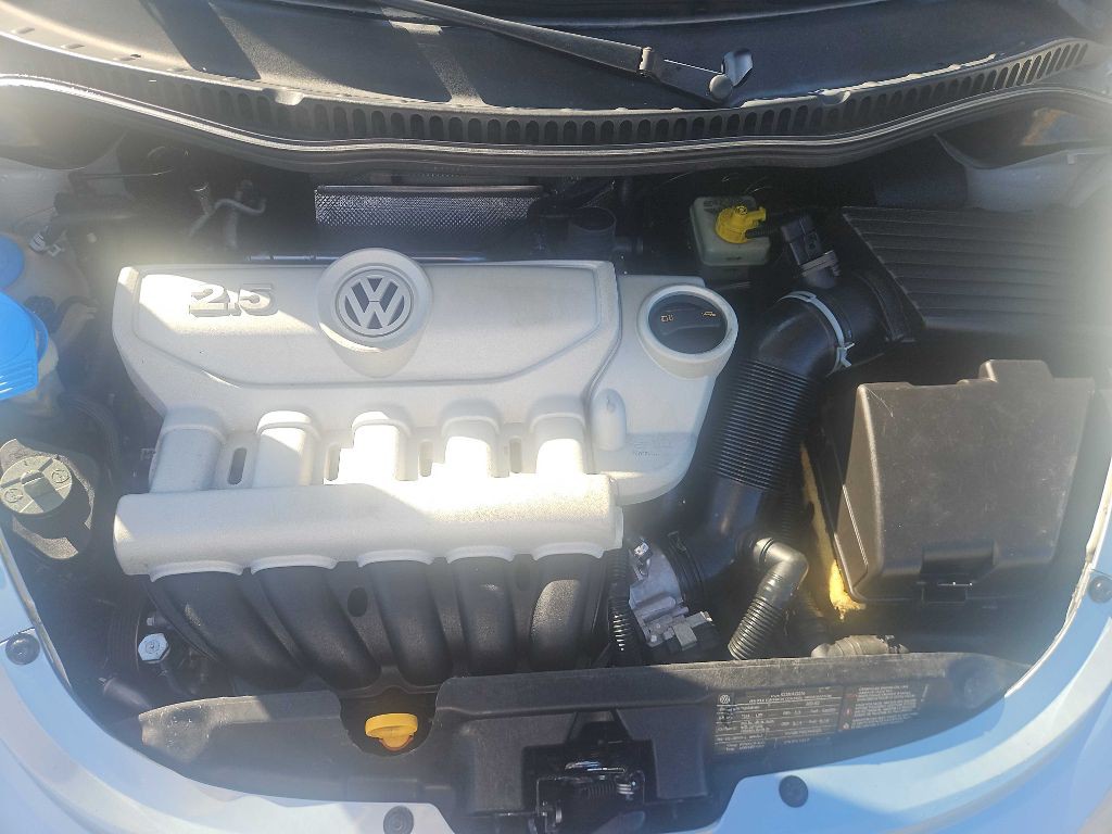 2010 Volkswagen Beetle Image 32