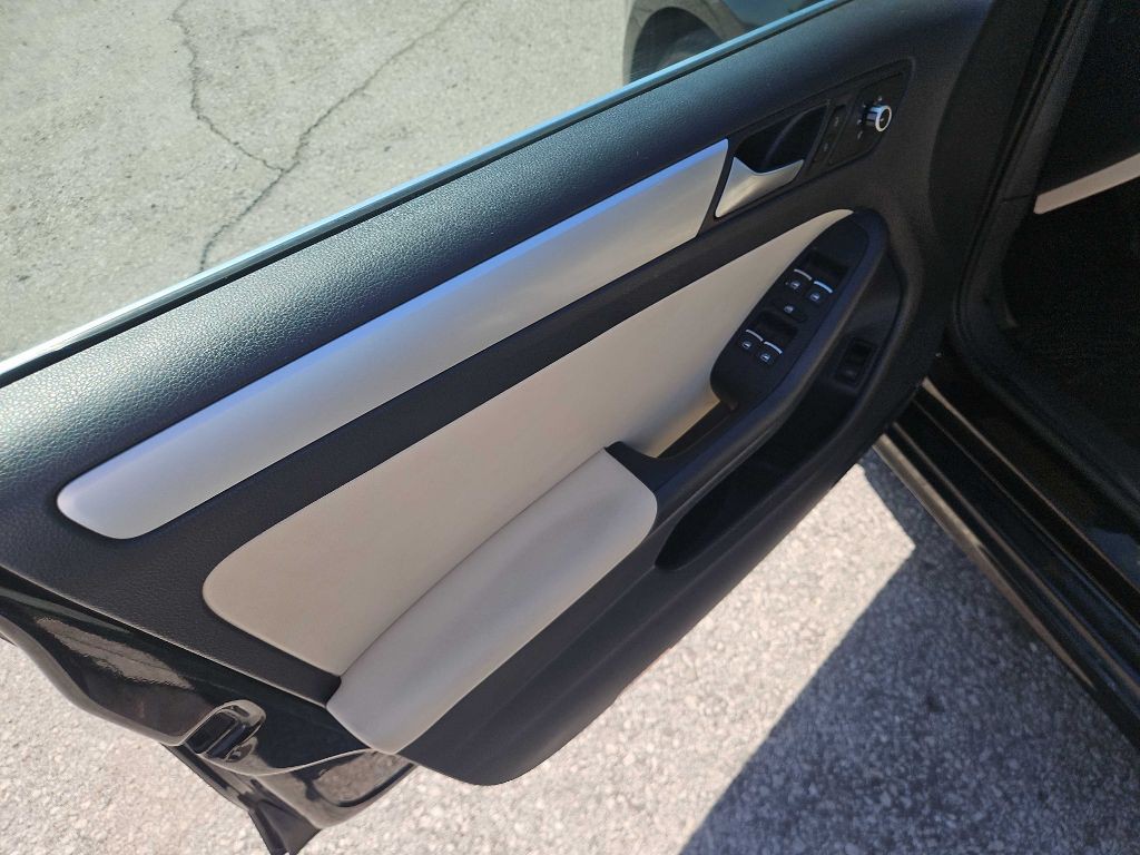 2014 Volkswagen Jetta Image 9