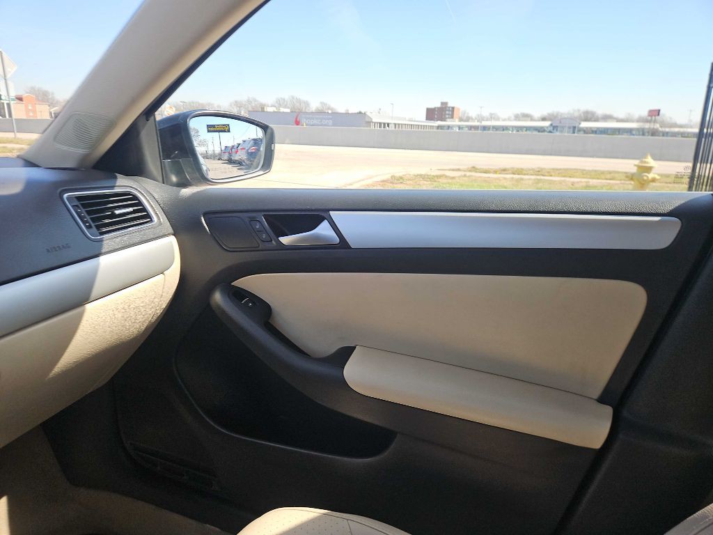 2014 Volkswagen Jetta Image 23