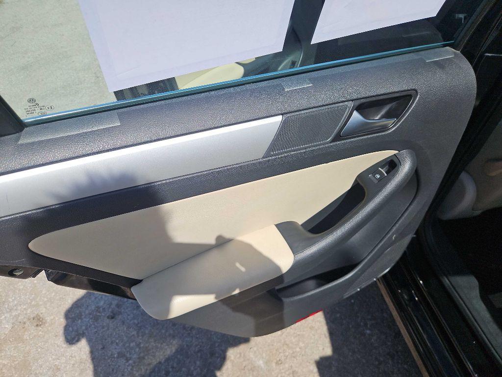 2014 Volkswagen Jetta Image 25