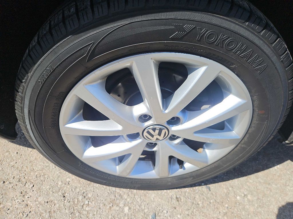 2014 Volkswagen Jetta Image 32