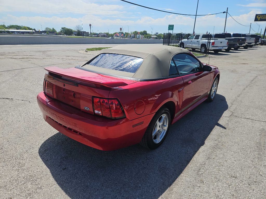 2002 Ford Mustang Image 4