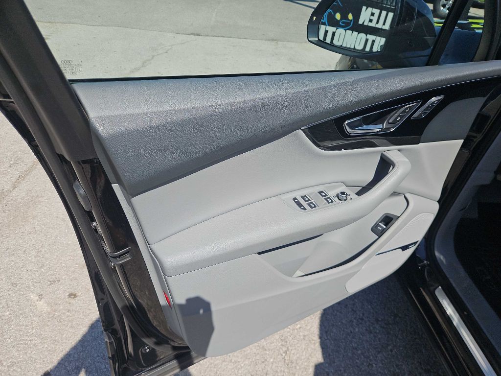 2017 Audi Q7 Image 9