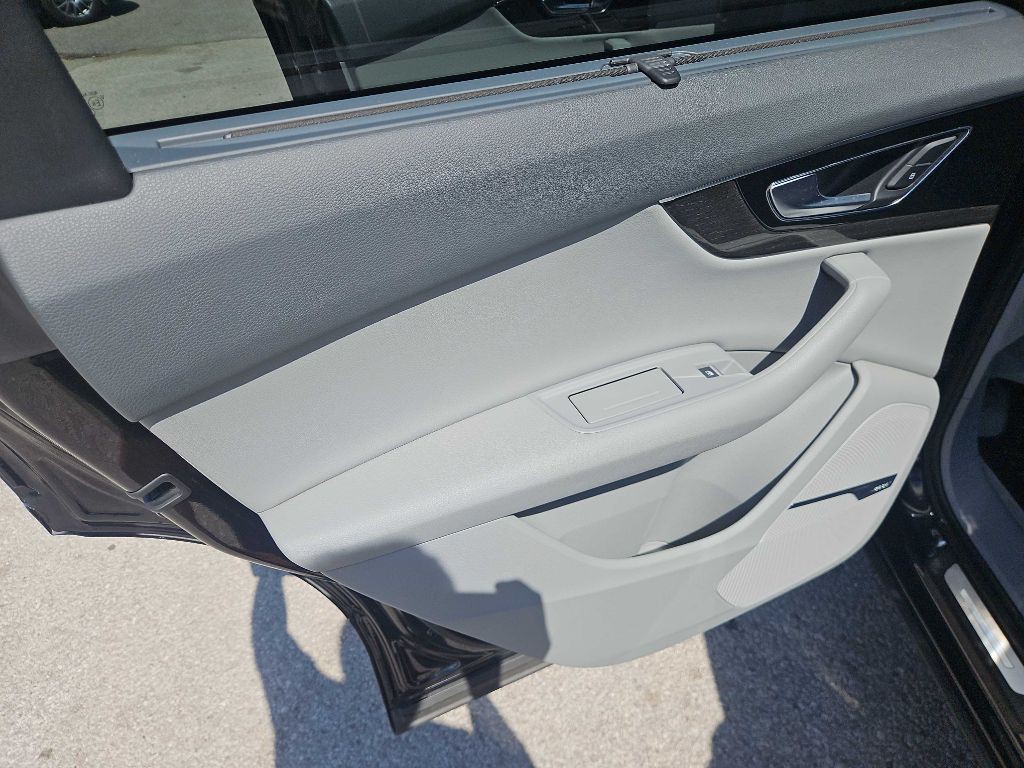 2017 Audi Q7 Image 25