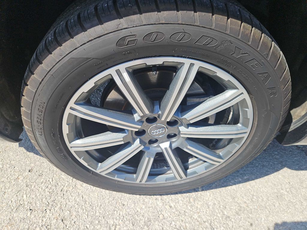 2017 Audi Q7 Image 32