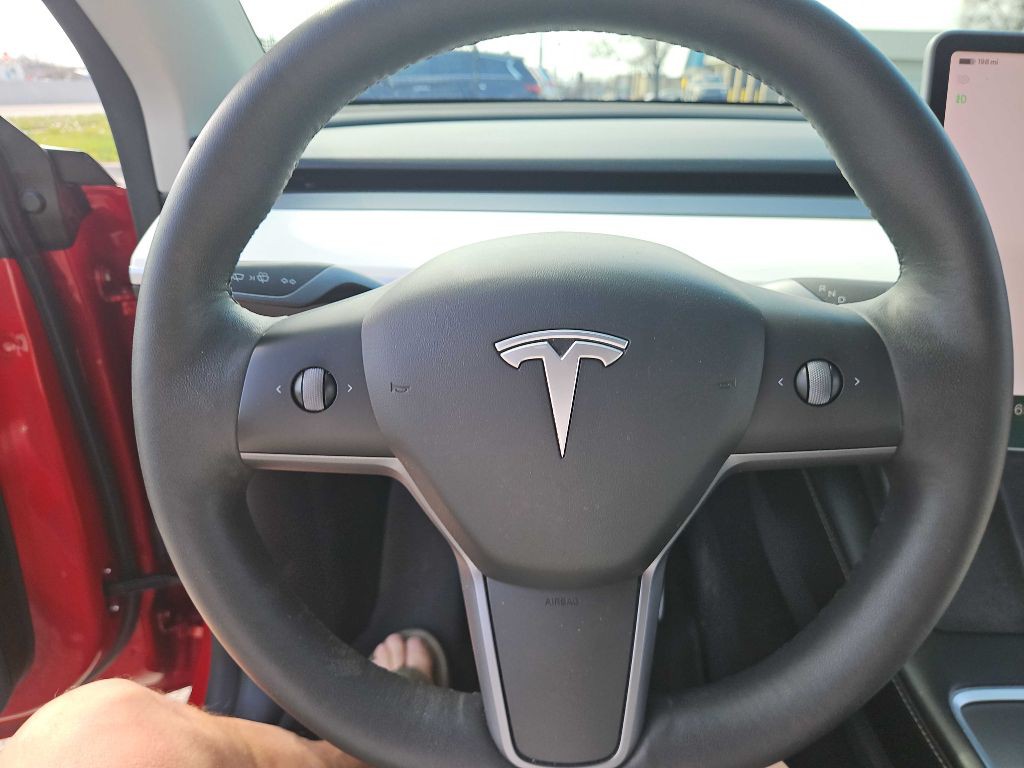 2022 Tesla Model Y Image 16