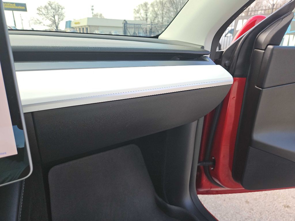 2022 Tesla Model Y Image 19