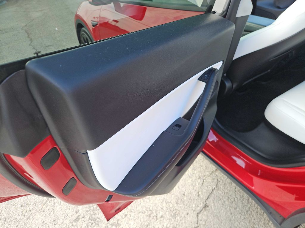 2022 Tesla Model Y Image 21