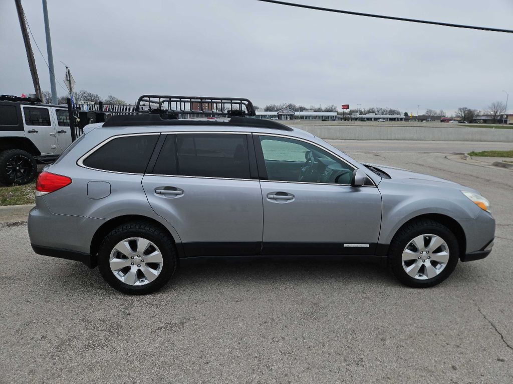 2011 Subaru Outback Image 6