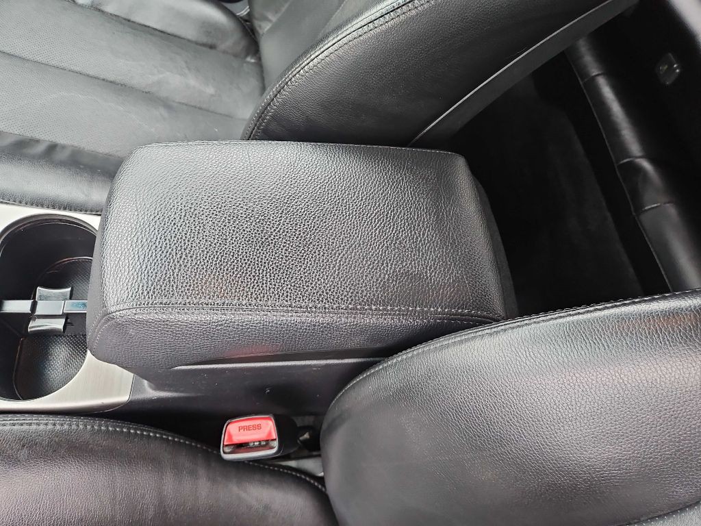 2011 Subaru Outback Image 13