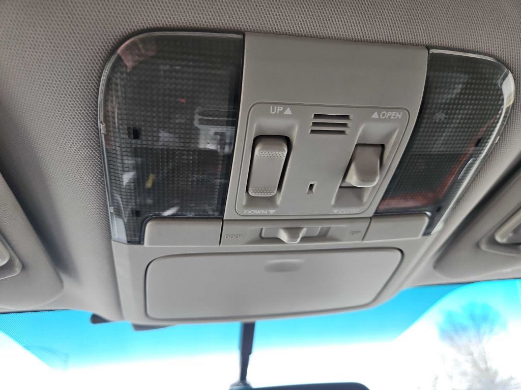 2011 Subaru Outback Image 24