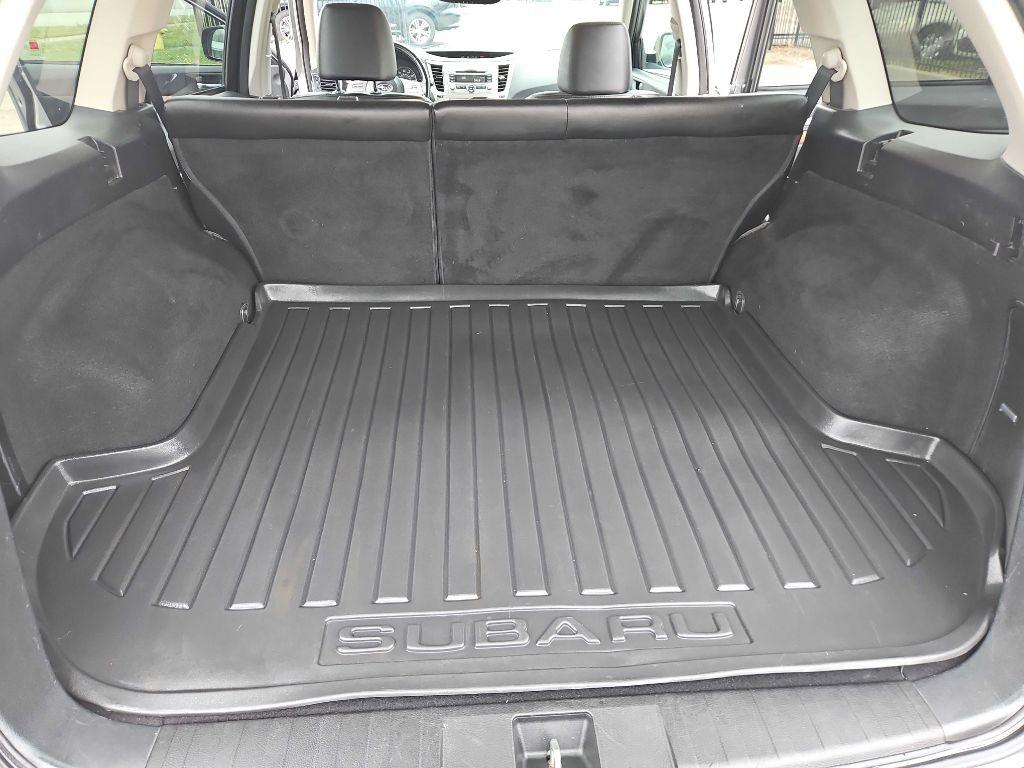 2011 Subaru Outback Image 30