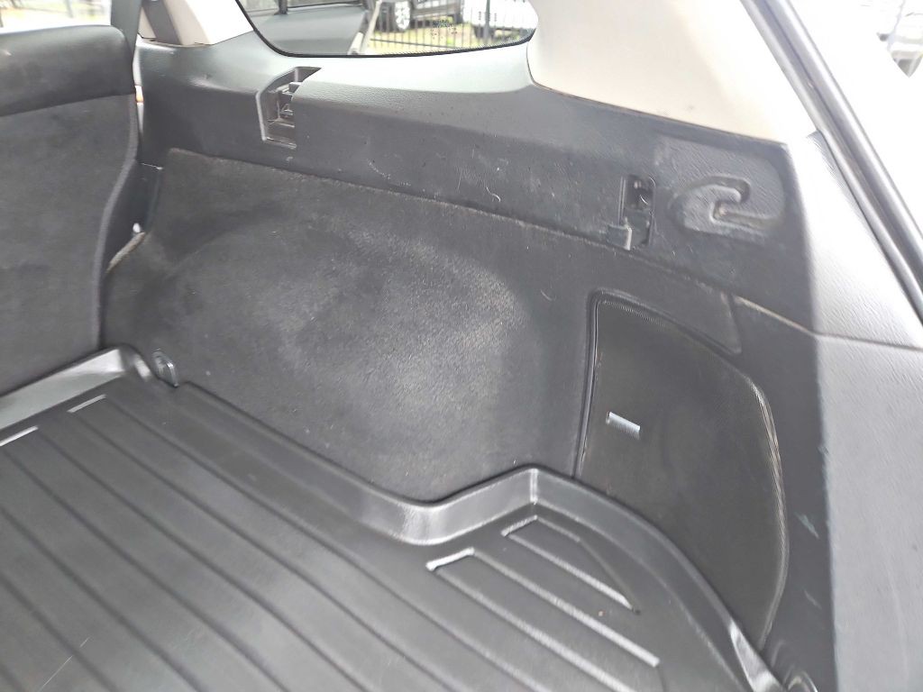 2011 Subaru Outback Image 32