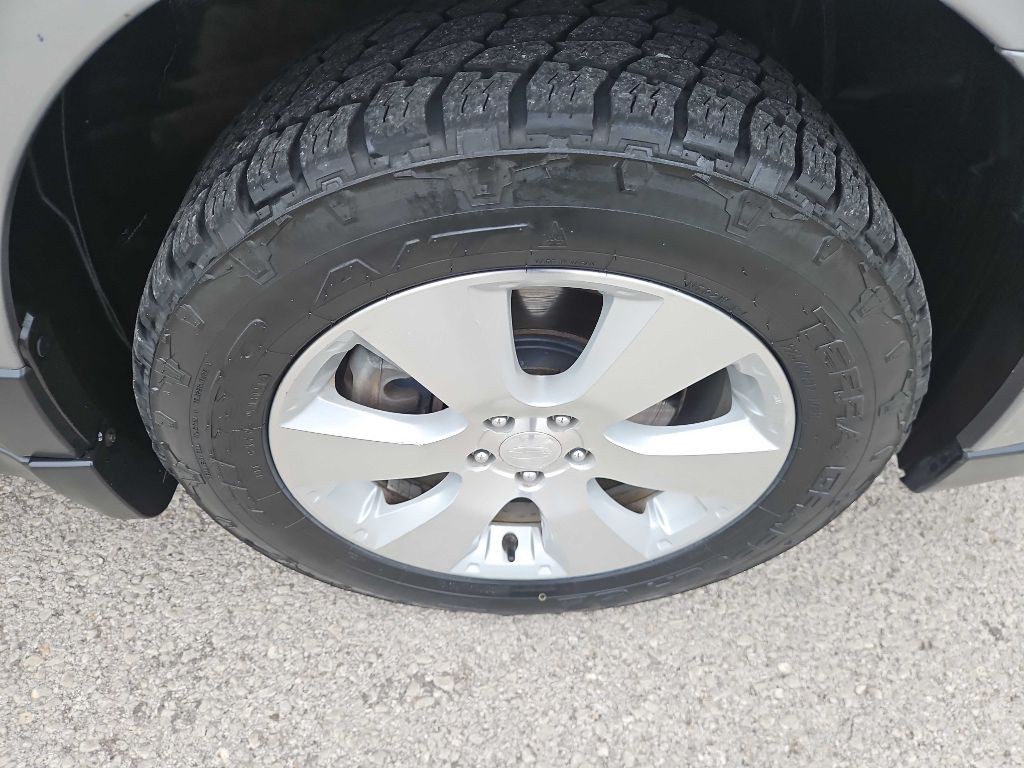 2011 Subaru Outback Image 35