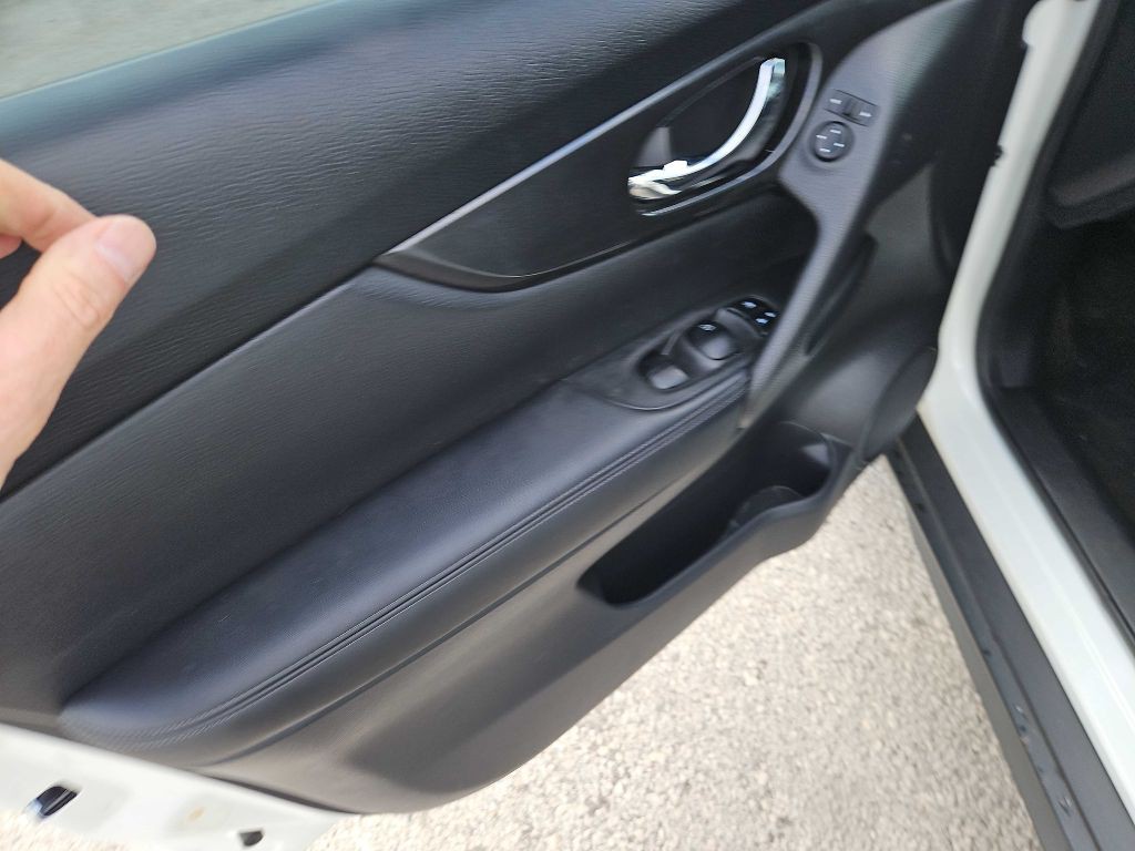 2018 Nissan Rogue Image 9