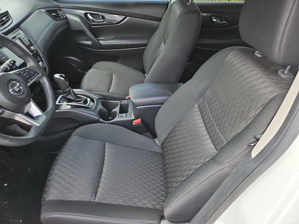 2018 Nissan Rogue Image 10