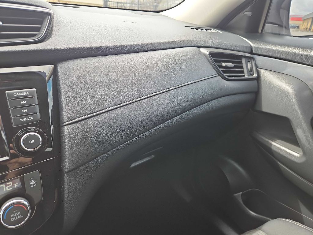 2018 Nissan Rogue Image 21