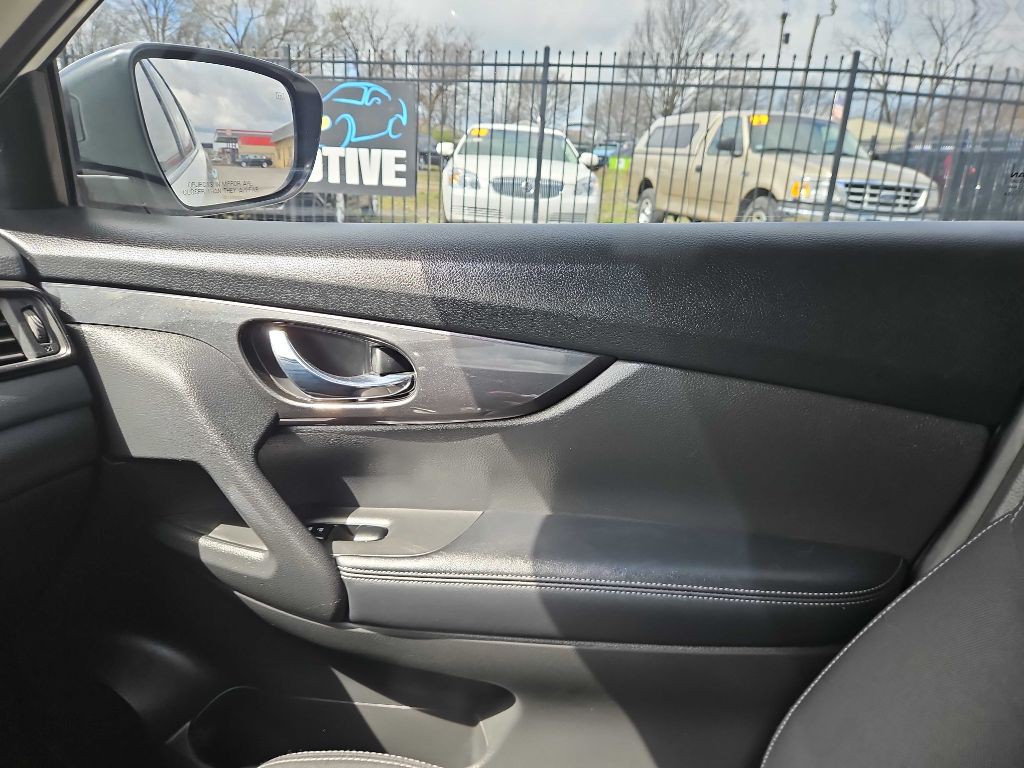 2018 Nissan Rogue Image 22