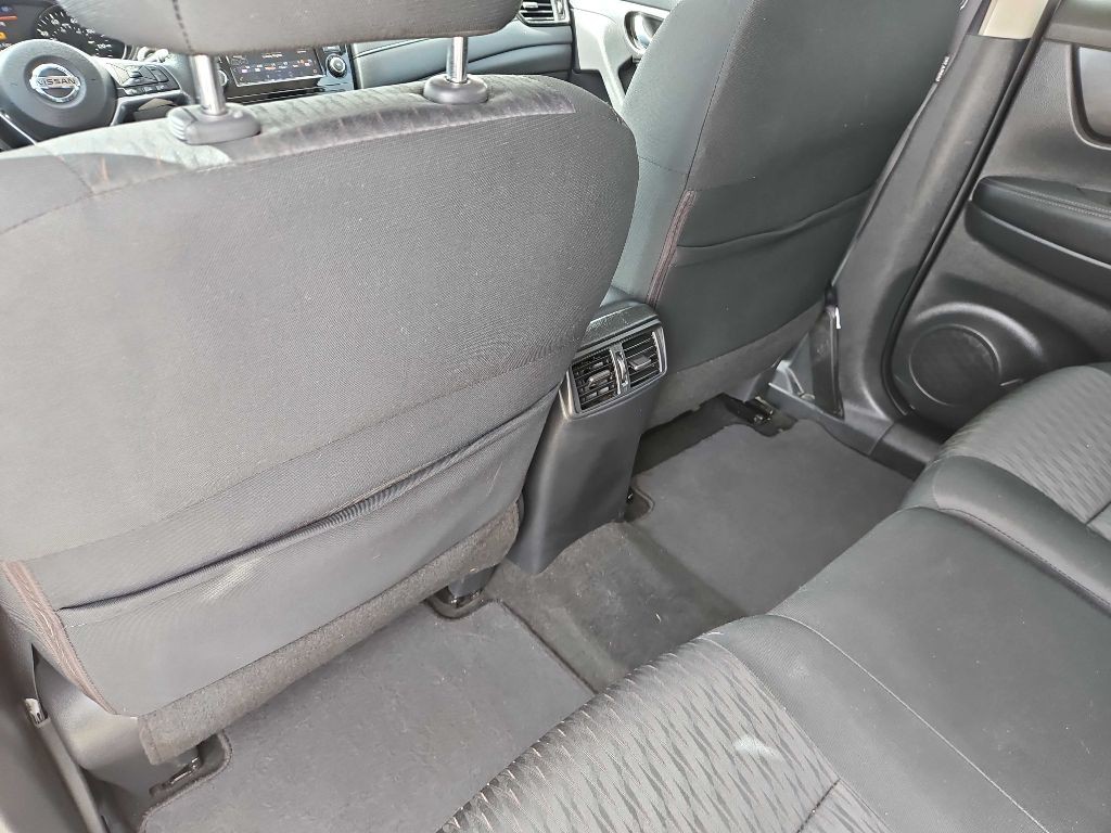 2018 Nissan Rogue Image 27