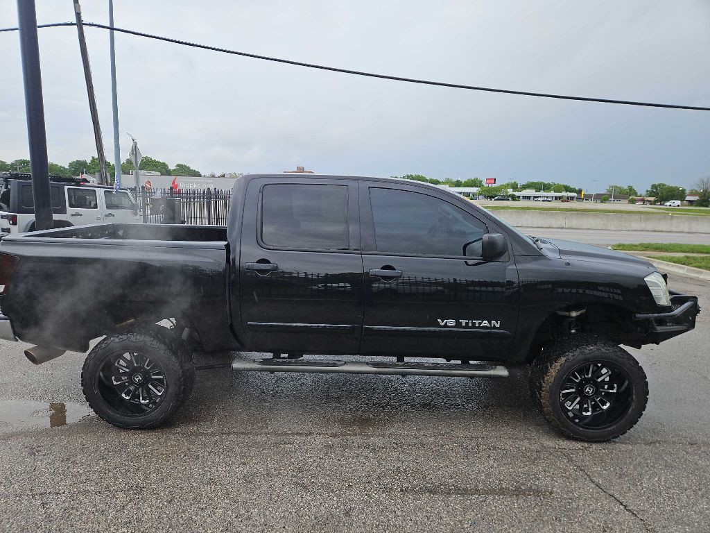 2013 Nissan Titan Image 7