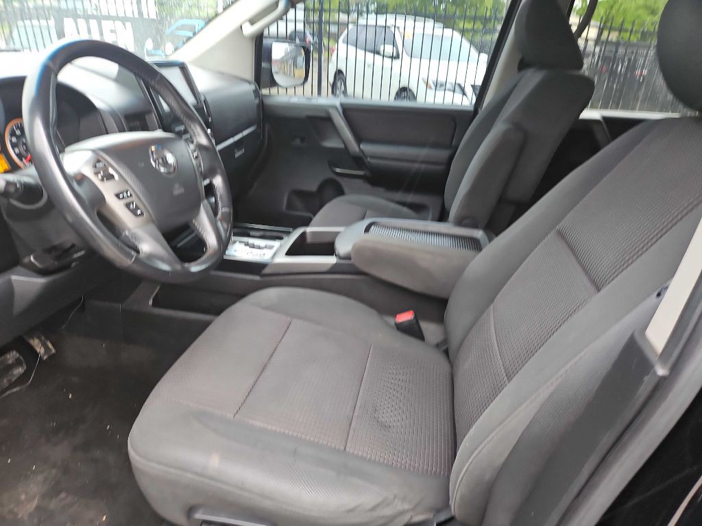 2013 Nissan Titan Image 12