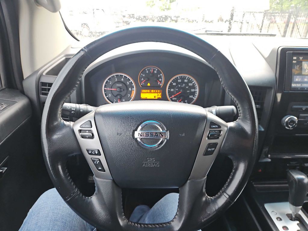 2013 Nissan Titan Image 17