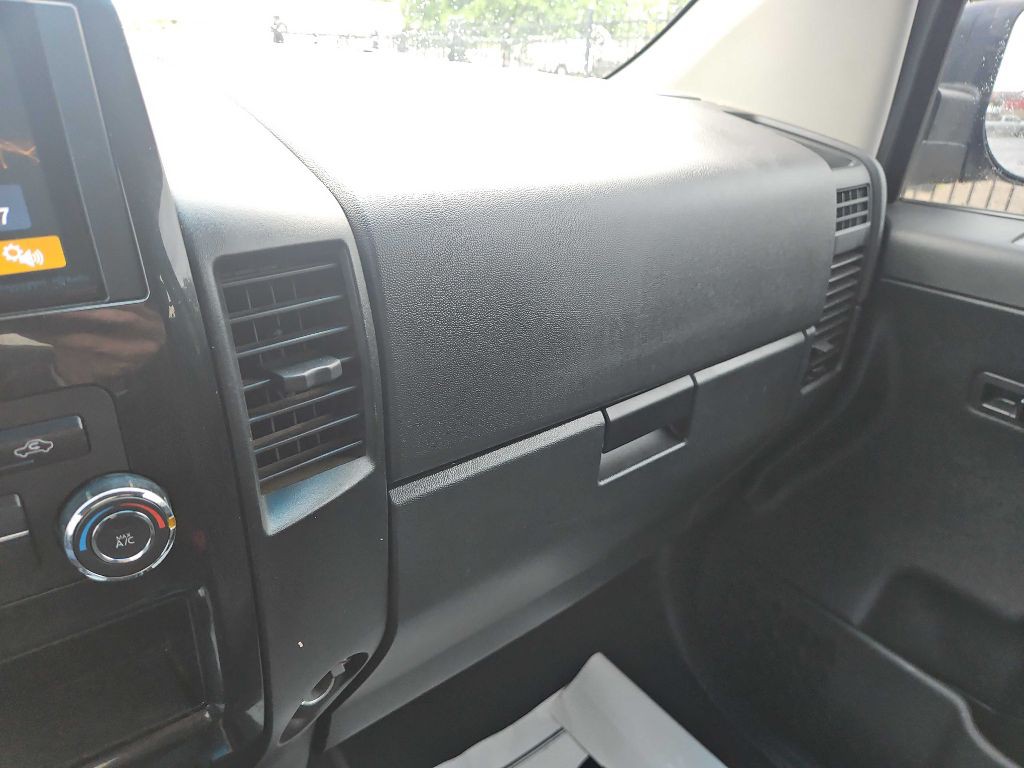 2013 Nissan Titan Image 23