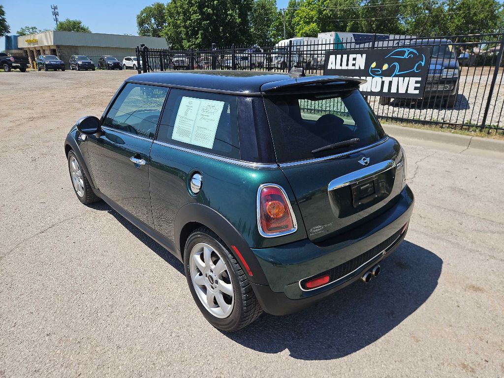 2009 MINI Cooper Image 3