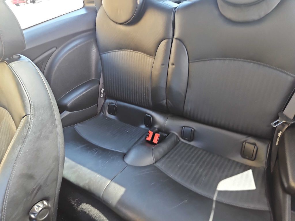 2009 MINI Cooper Image 21