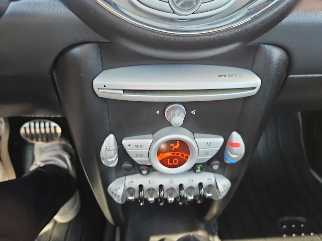 2009 MINI Cooper Image 49