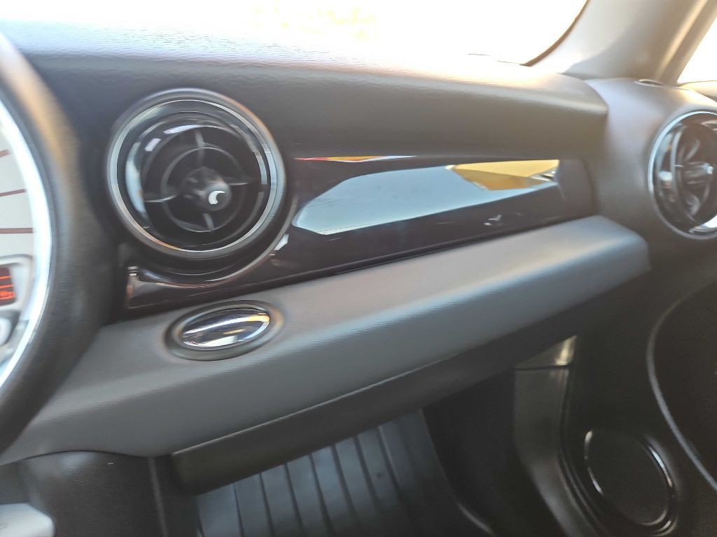2009 MINI Cooper Image 51