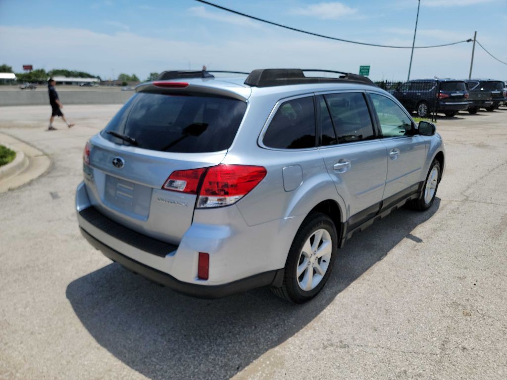 2013 Subaru Outback Image 5