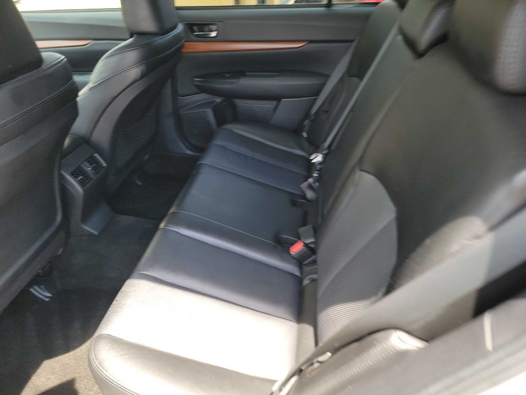2013 Subaru Outback Image 24