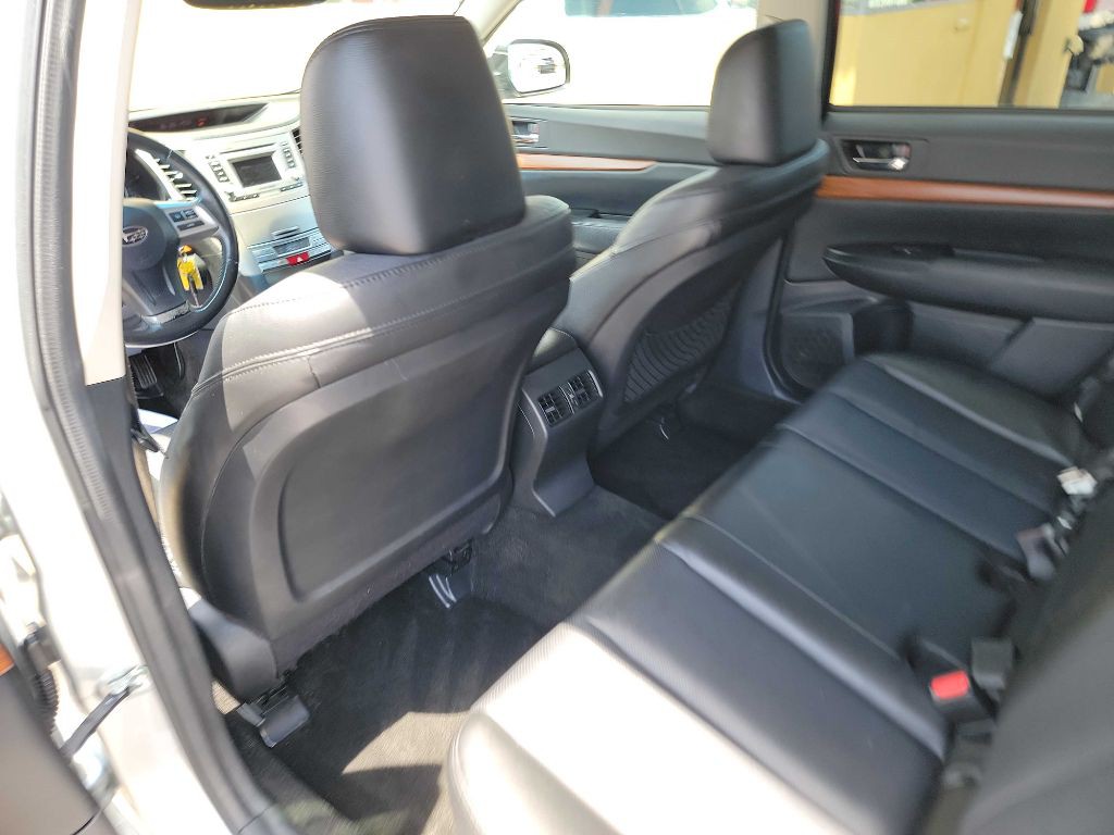 2013 Subaru Outback Image 25