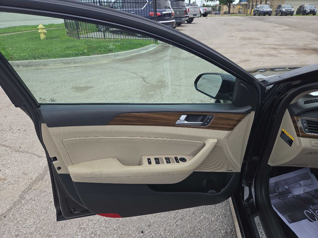 2016 Hyundai Sonata Image 9