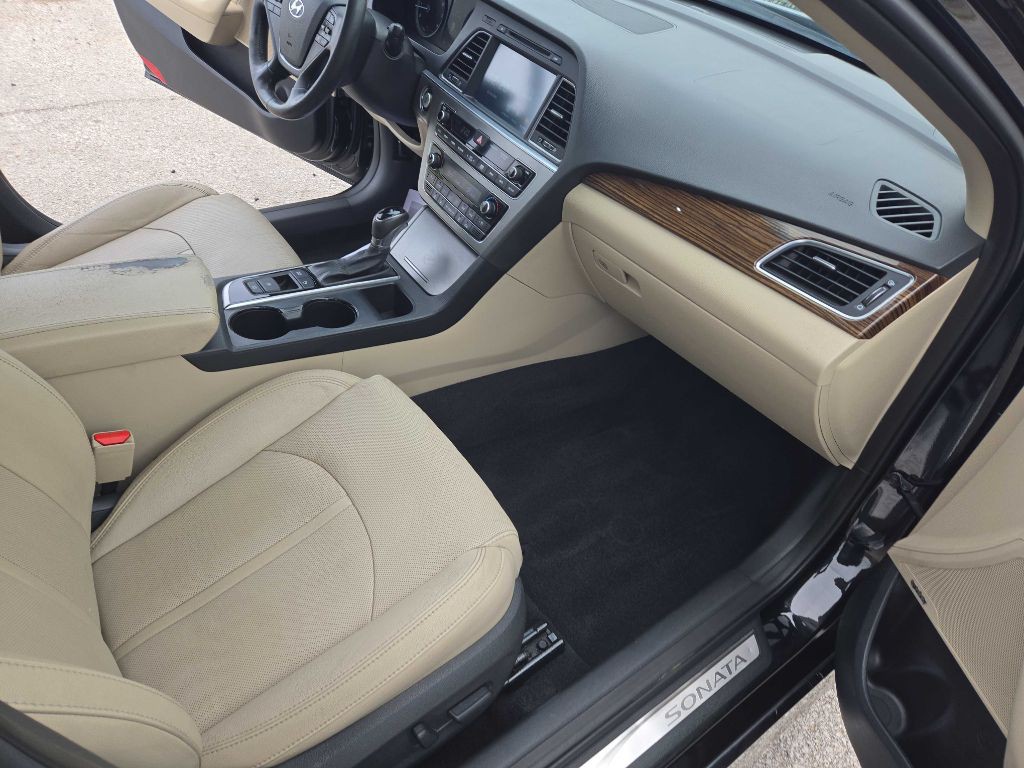 2016 Hyundai Sonata Image 19