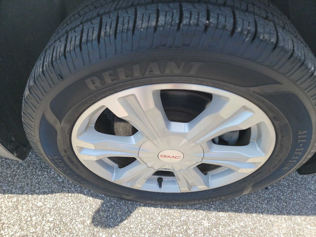 2017 GMC Terrain Image 32