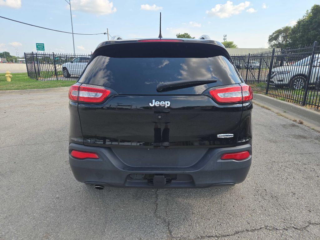 2017 Jeep Cherokee Image 2