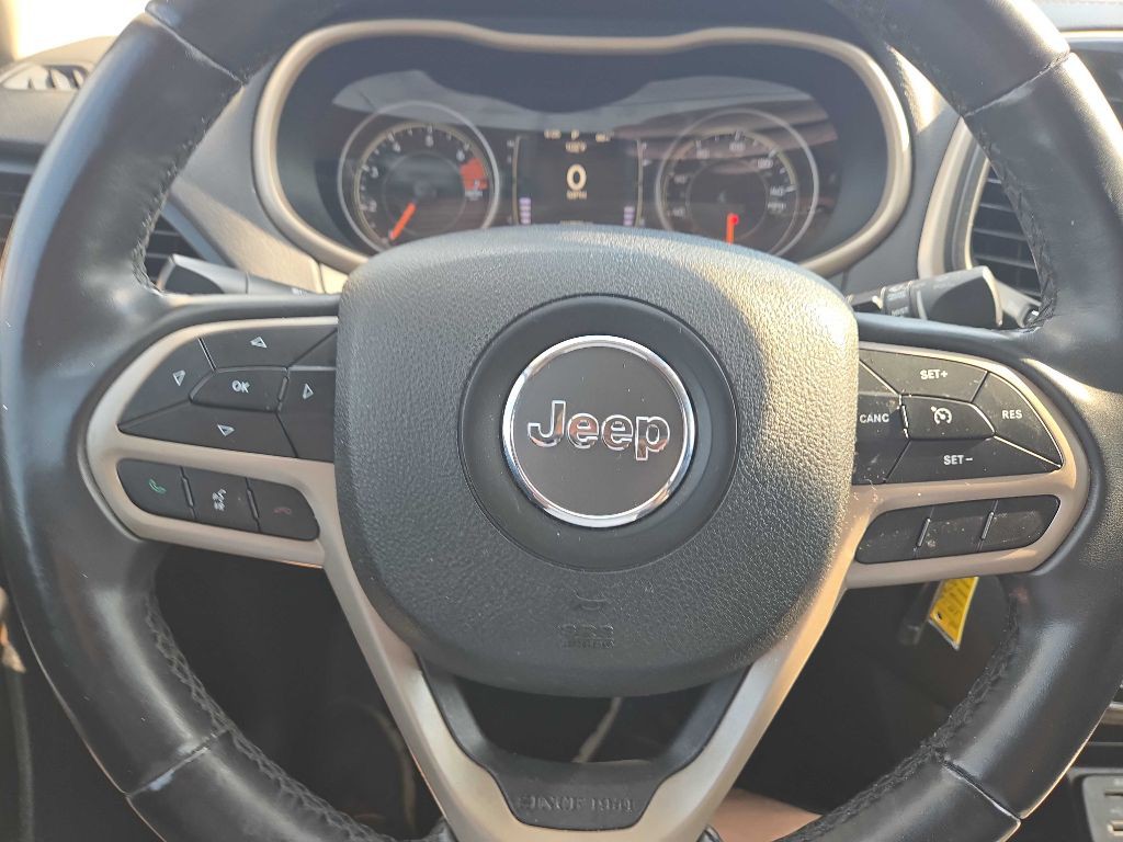 2017 Jeep Cherokee Image 26