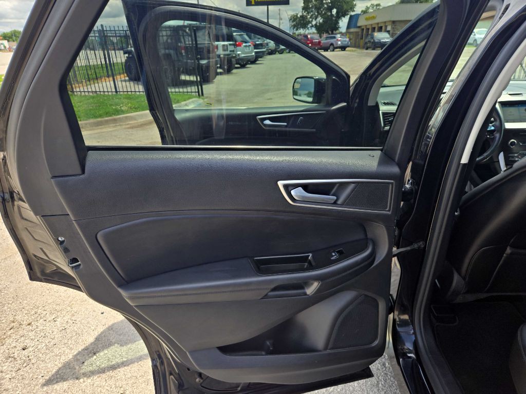 2016 Ford Edge Image 13
